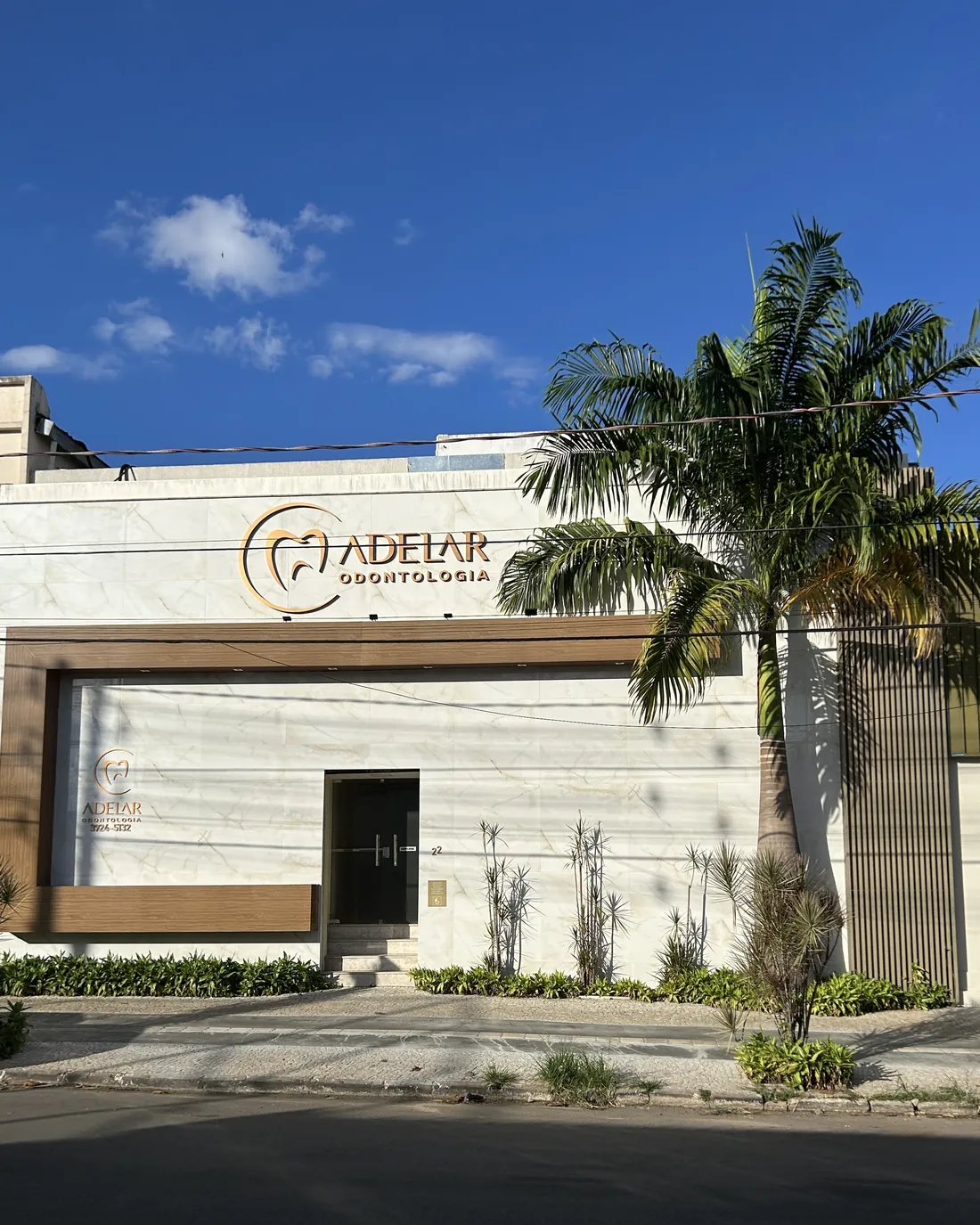 Fachada da Adelar Odontologia na Rua 29-A, Setor Aeroporto, Goiânia